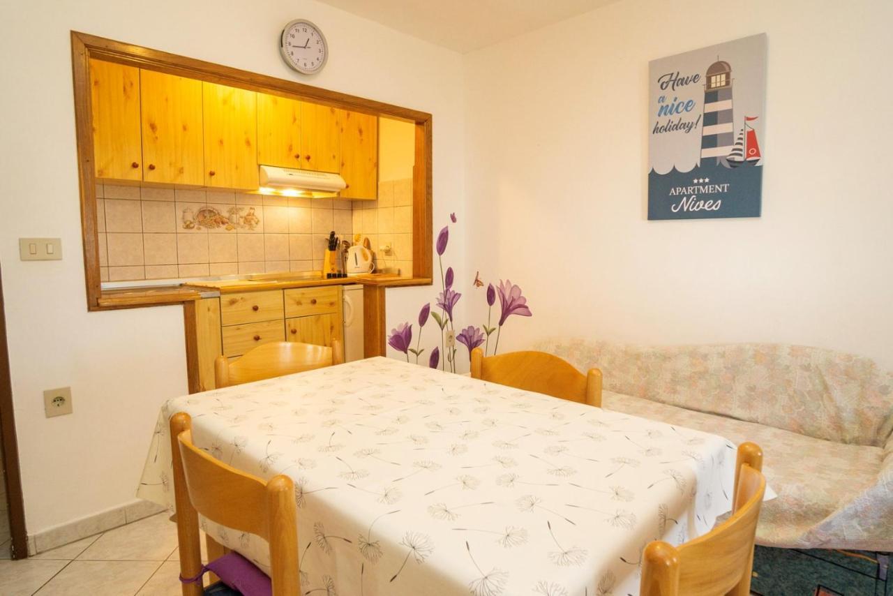 Apartment Nives Umag Eksteriør billede
